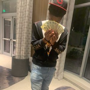 Meet your Posher, Adrian